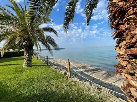 Seafront Family Apartment Ellie Skála Foúrkas