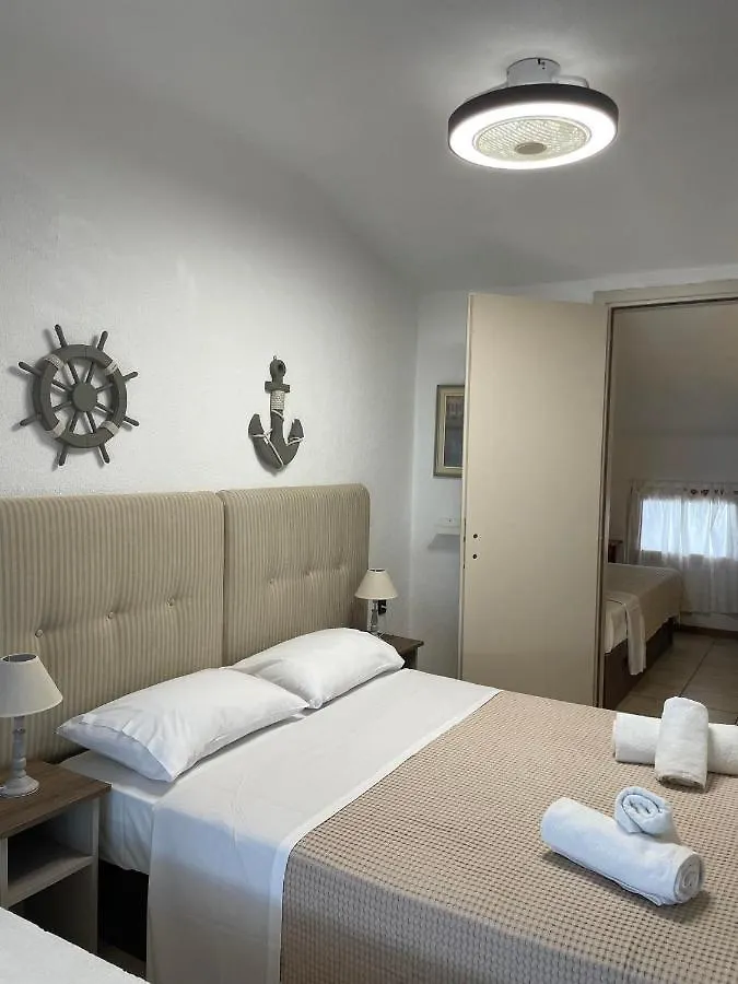Dom wakacyjny Seafront Family Apartment Ellie Skála Foúrkas Grecja
