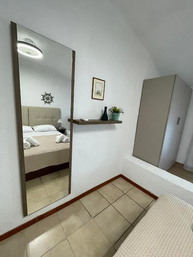 Seafront Family Apartment Ellie Skála Foúrkas Dom wakacyjny